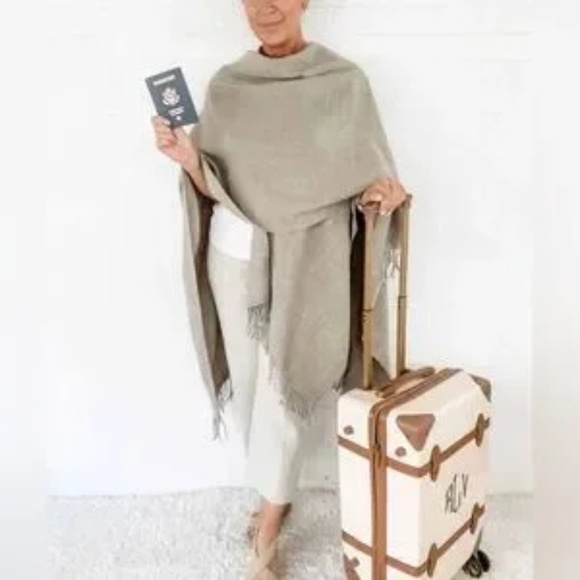 MerSea Classic Travel Wrap poncho Driftwood Grey - Picture 4 of 6